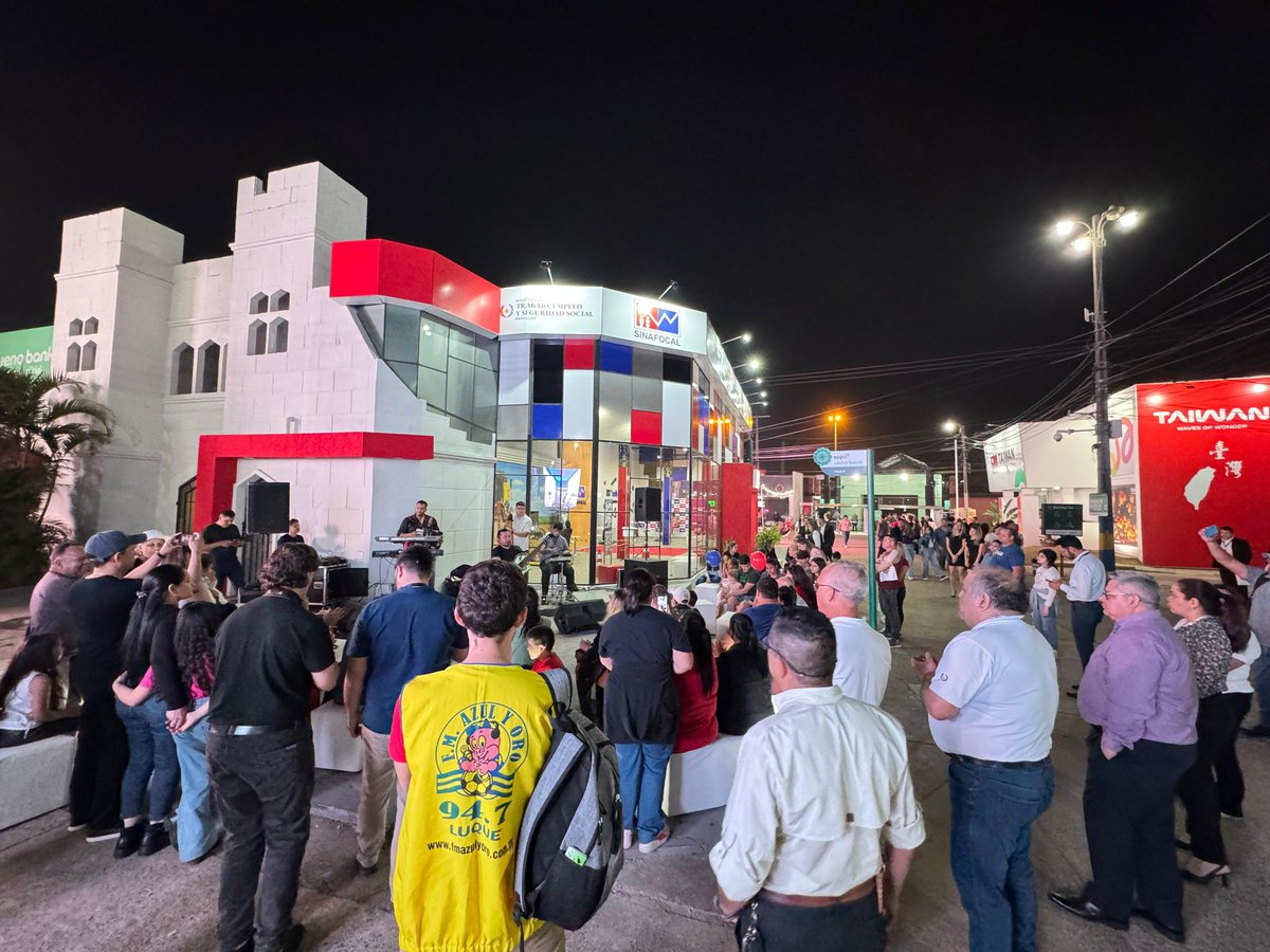 #ExpoPy2025| Con alegría, música y el acompañamiento de las familias inauguramos el stand MTESS/Sinafocal en la Expo Paraguay 2025.

En este espacio recibimos a los visitantes para brindarles toda la información y el asesoramiento sobre la capacitación y el empleo.

Acompañaron