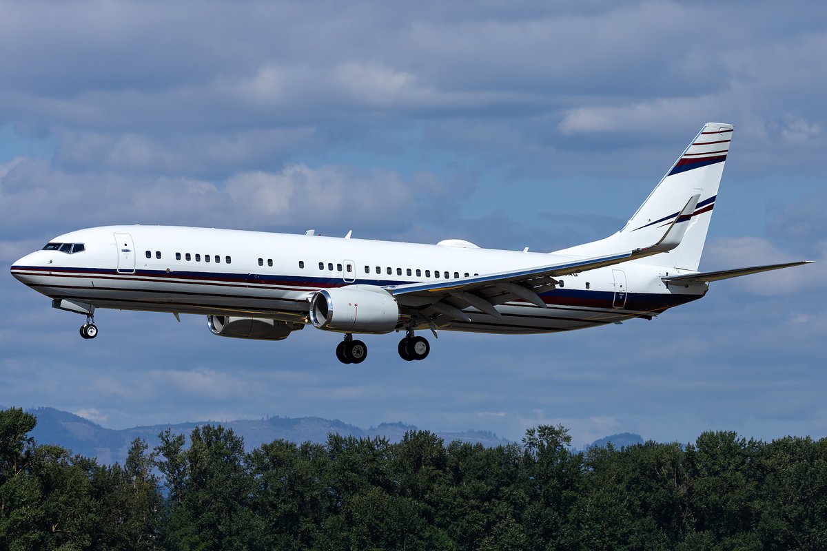 Sabian404's tweet image. Gordan Getty&apos;s BBJ2 arriving at PDX from Oakland today