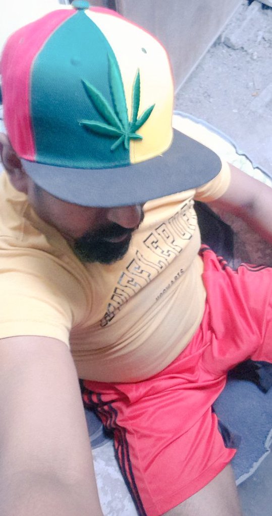 🤟🏿🍆😝🤟🏾