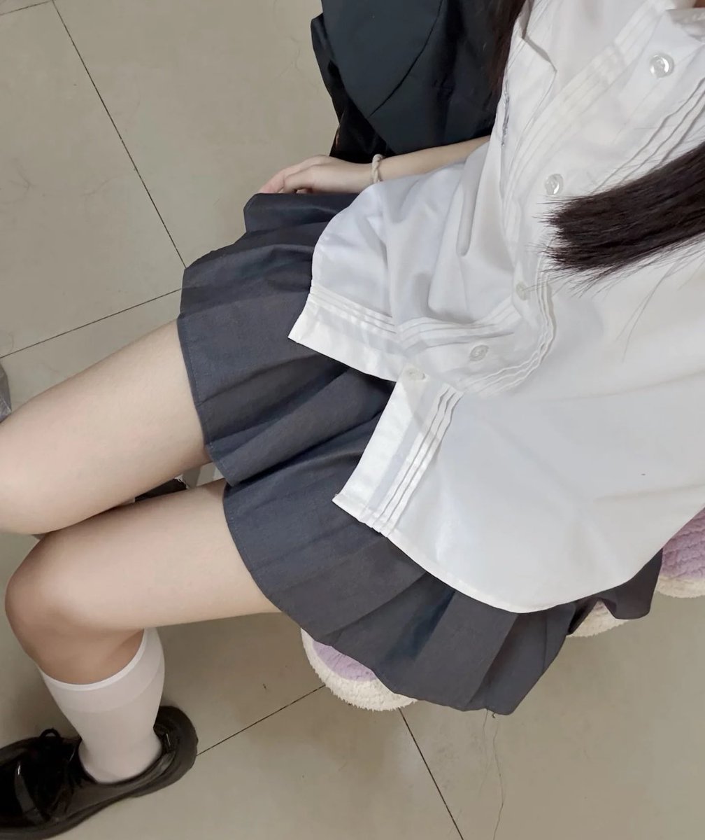 azertyuiop4567's tweet photo. #济南 上班v和下班，反差真的大 https://t.co/eIwnmrj0Sq