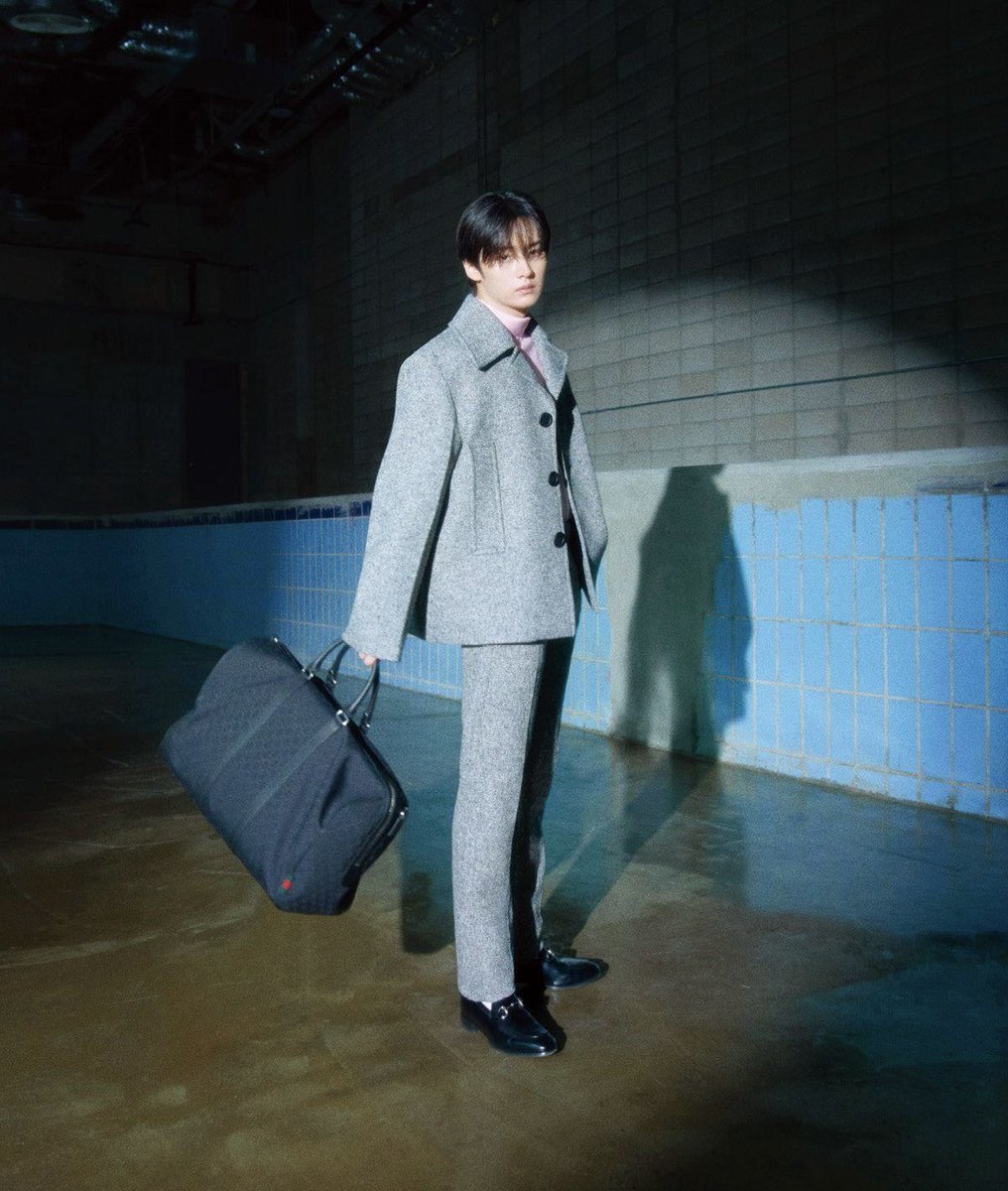 LEE KNOW FOR ESQUIRE KOREA OMGG
