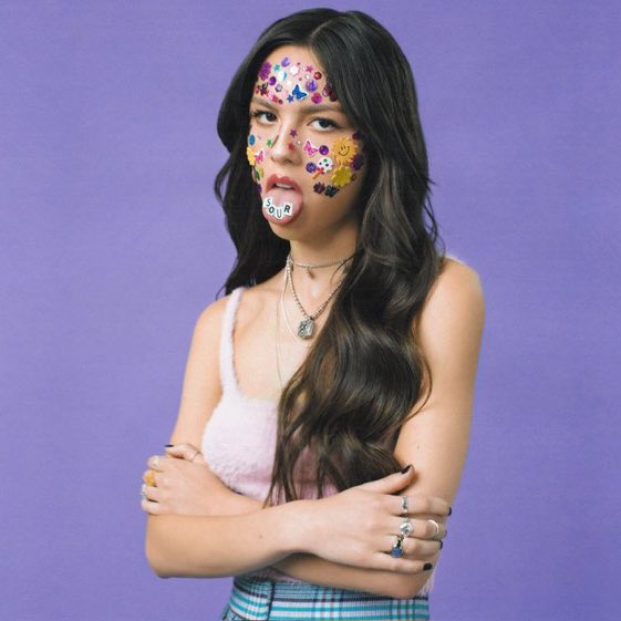 RodrigoTimes's tweet image. Olivia Rodrigo’s “SOUR” is set to tie Adele’s “21” as the only female albums with 3 songs over 2 billion streams, with “traitor” nearing the mark.