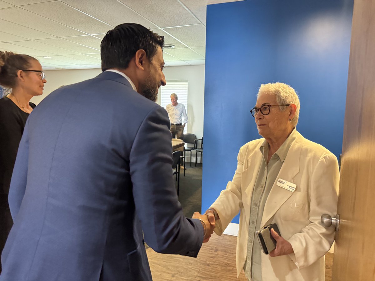 MSidhuLiberal's tweet image. Aujourd'hui, j'ai rencontré la chambre de commerce de Kelowna pour discuter des possibilités de commerce international pour les entreprises locales - et la chambre représente 1 200 entreprises dans la région de l'Okanagan !
Récemment, votre nouveau gouvernement a annoncé un…