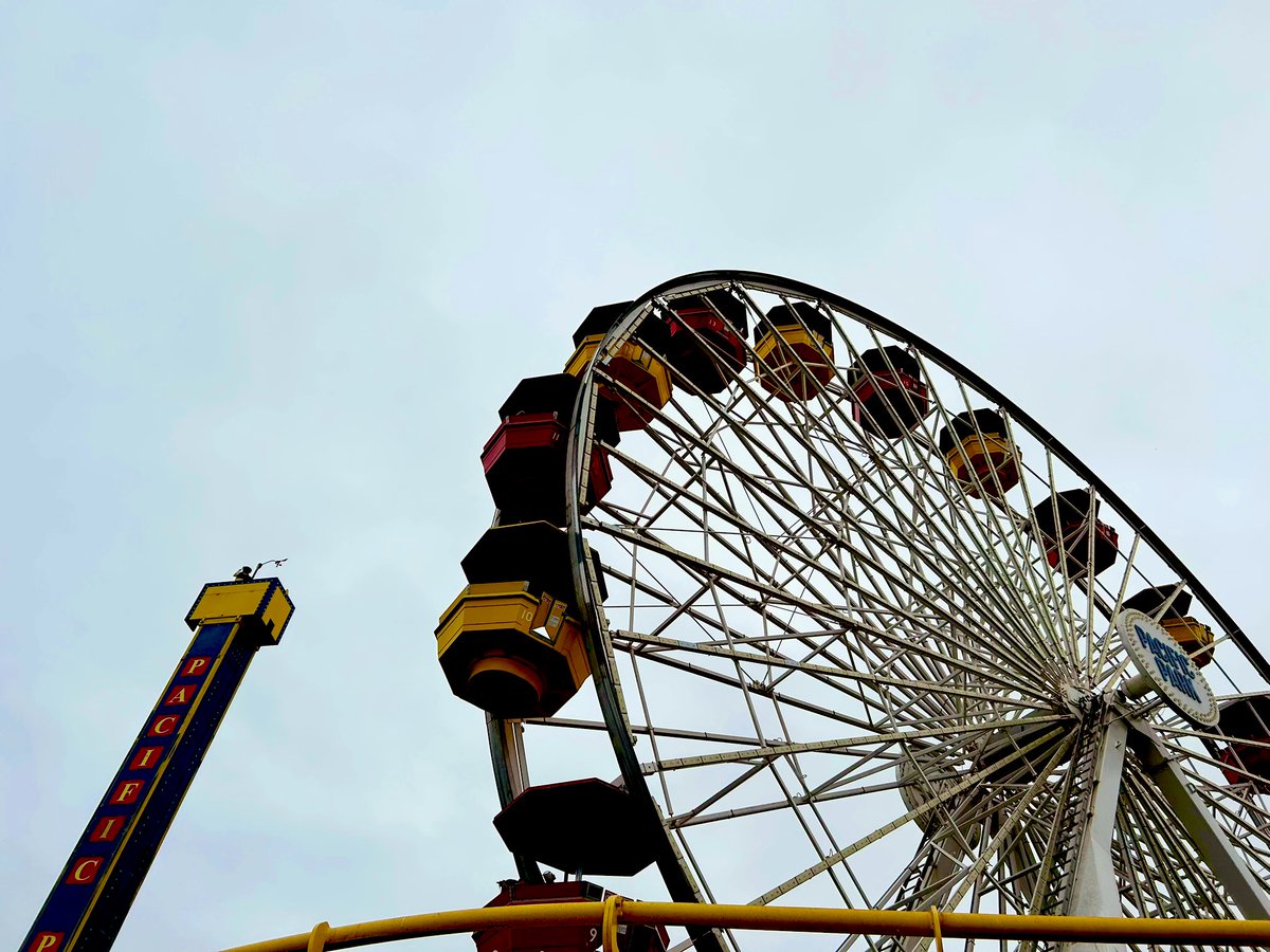 Jane_Arthur_'s tweet image. Enjoying our final day in LA at the Grove Original Farmers Market sampling pickles and tasting and watching peanut butter being made 🥒🥜 followed by an afternoon at Santa Monica Pier admiring the ocean albeit a bit hazy today ⚓️🌊 LA California has been amazing ☀️🌴