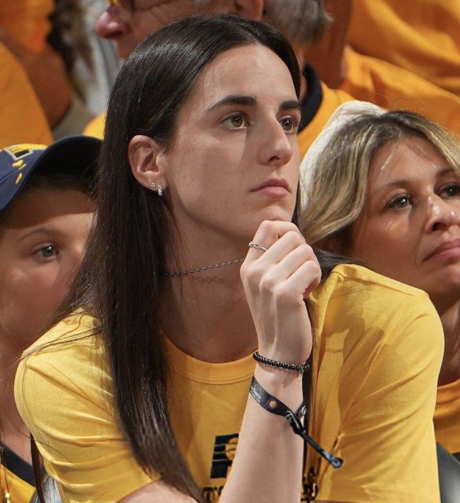 WALKEDH0ME's tweet image. this is the face of a princess