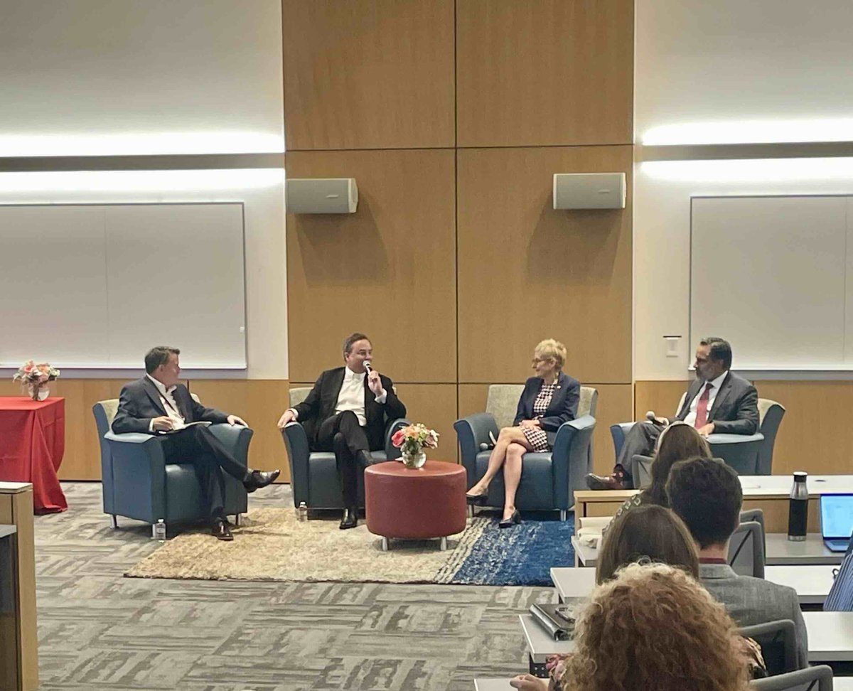 PresHendrickson's tweet image. It was a wonderful opportunity today to speak alongside my colleagues from @santaclarauniv and @seattleu as we discussed the many ways we are each building and strengthening our networks of alumni and supporters. Thank you to the JAA for today&apos;s roundtable. #JesuitEducated