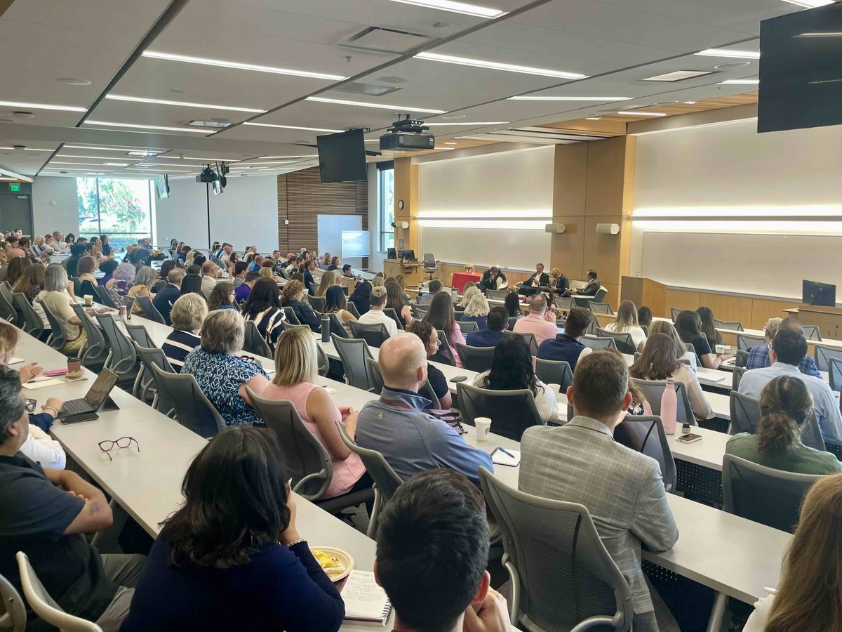 PresHendrickson's tweet image. It was a wonderful opportunity today to speak alongside my colleagues from @santaclarauniv and @seattleu as we discussed the many ways we are each building and strengthening our networks of alumni and supporters. Thank you to the JAA for today&apos;s roundtable. #JesuitEducated