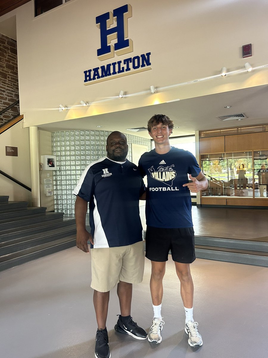 ridgetaylorfb's tweet image. Had an GREAT visit this weekend at @HamCollFootball! I was really impressed with the academics at Hamilton and also toured nice athletic facilities.
Thank you to @CoachMash2 for showing me around and @CoachRMoore34 for talking ball with me.
Excited to be back for a game!…