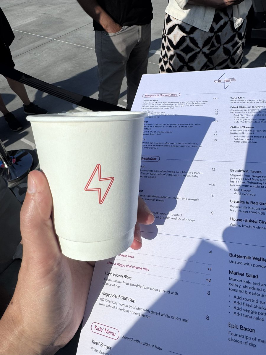 chattybird0306's tweet image. Full menu at the Tesla diner. They are giving out drinks and ice cream as well.