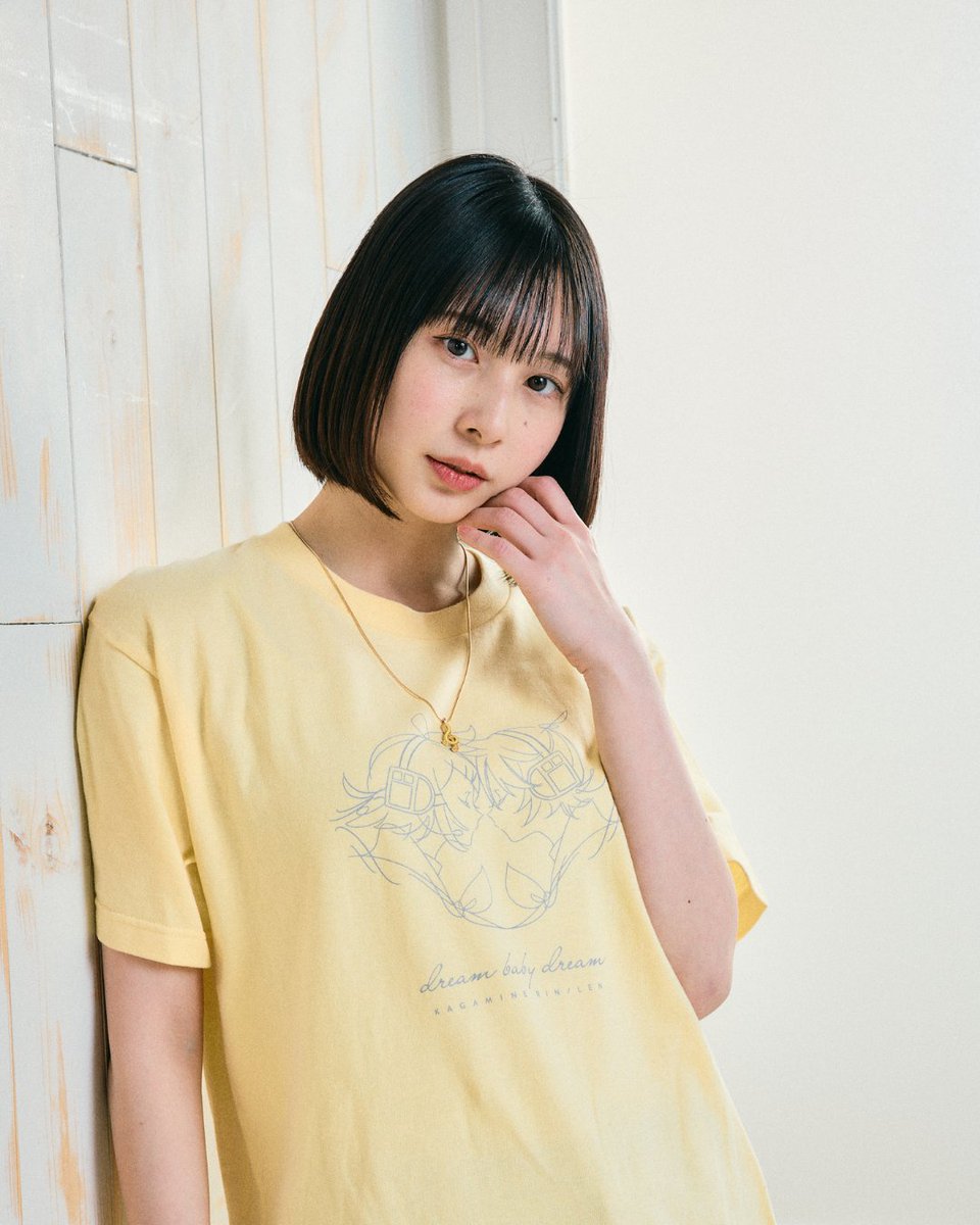 IncChord's tweet image. 鏡音リン・レン Tシャツ「dream baby dream」
イラストレーター八三さん(@xxhachisan)
描き下ろしのイラストを3色のボディにプリント。
左袖にはモチーフを刺繍しました。
echoecho.thebase.in/items/102564226