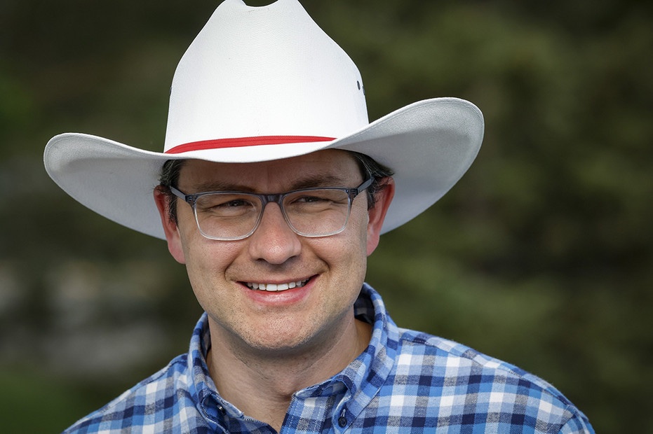 SemperVeritasX's tweet image. I'm sorry this man is a uniparty scumbag. He has to be pressured to speak to any remotely contentious issue. Controlled opposition, Brokeback Poilievre.
He waits until the very last minute to speak regarding the primary concerns of his core base. Basically, weighing in when…