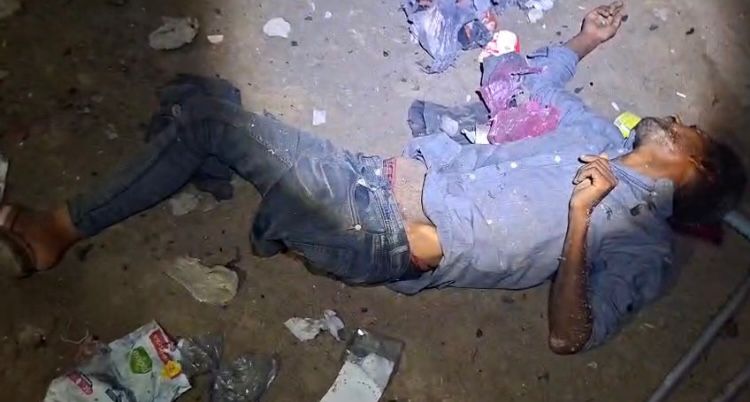 QudsNen's tweet image. A Palestinian man who had previously lost his leg was among those killed in the massacre after Israeli occupation forces bombed tents sheltering displaced families in Al-Shati Camp, west of Gaza City.