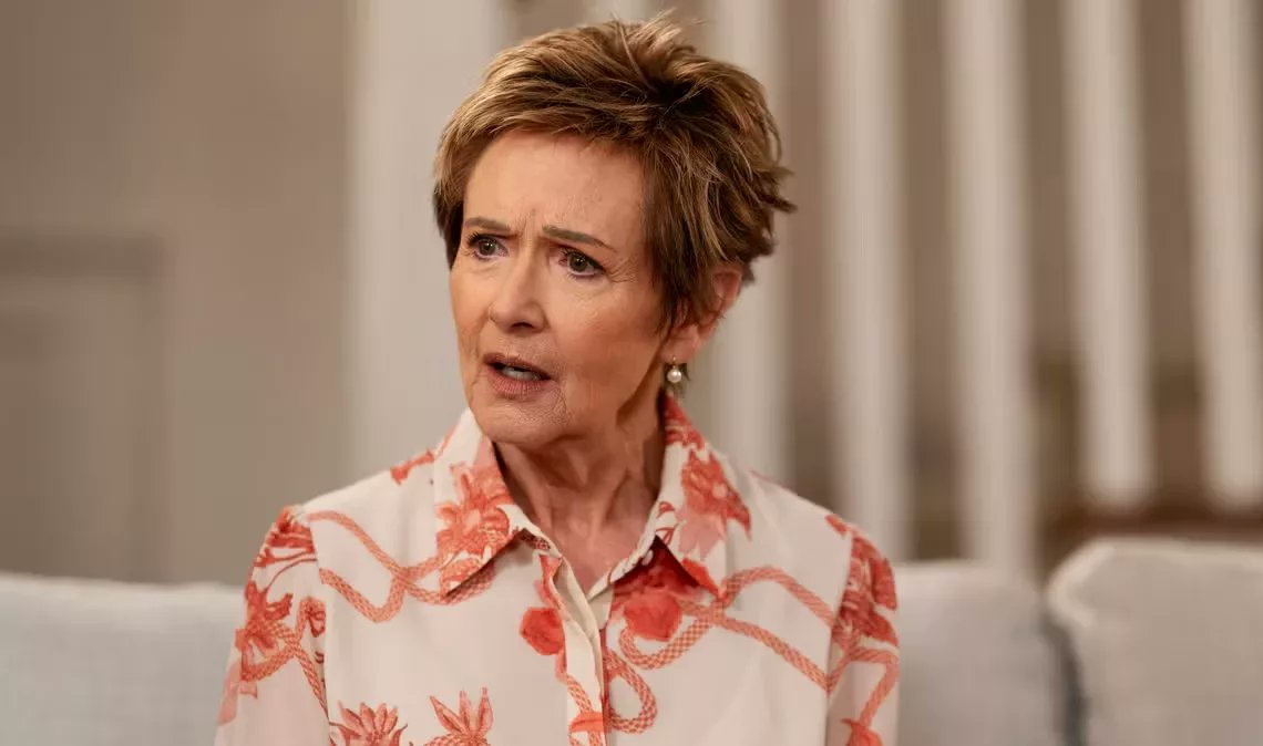SteveMolk's tweet image. Neighbours’ Jackie Woodburne joins new drama mini-series IMPOSTER

Read More -&amp;gt; tvblackbox.com.au/page/2025/07/2…

#Channel5 #FremantleAustralia #Imposter #JackieWoodburne #JasonHerbison #Neighbours #ParamountUK 
tvblackbox.com.au/page/2025/07/2…