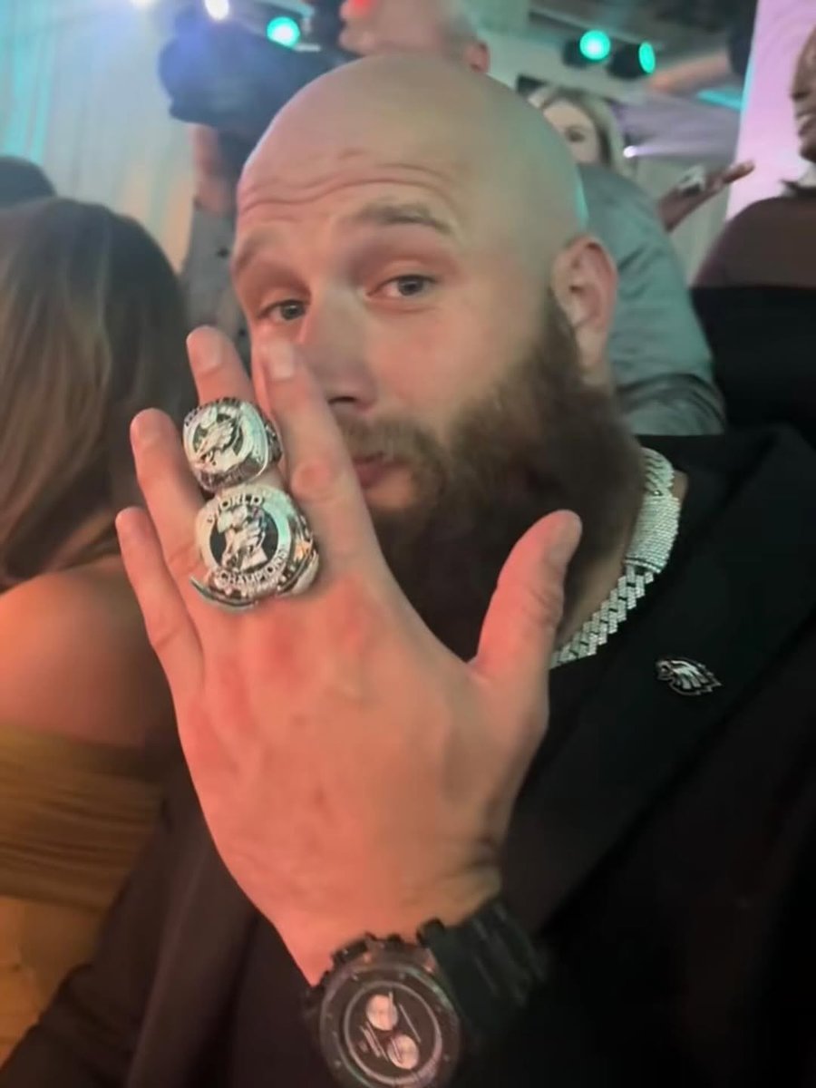 LaneJohnson65's tweet image. The hunt for #3 starts now. 💍💍
#PaveTheLane #FlyEaglesFly