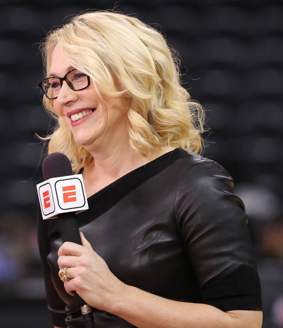 esidery's tweet image. Doris Burke could be replaced by Tim Legler on ESPN’s top NBA broadcast team alongside Mike Breen and Richard Jefferson, per @AndrewMarchand (nytimes.com/athletic/65069…).
Burke’s role is currently in question heading into next season.