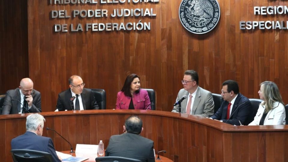 Opinión La Silla Rota (@opinionlsr) on Twitter photo La extinción de la Sala Especializada del Tribunal Electoral contrasta con su alto rendimiento y sentencias firmes en procesos sancionadores. ✍️ <a href="/luisespindolam/">Luis Espíndola Morales</a> #OpiniónLSR lasillarota.com/opinion/column… La extinción de la Sala Especializada del Tribunal Electoral contrasta con su alto rendimiento y sentencias firmes en procesos sancionadores. ✍️ <a href="/luisespindolam/">Luis Espíndola Morales</a> #OpiniónLSR lasillarota.com/opinion/column…