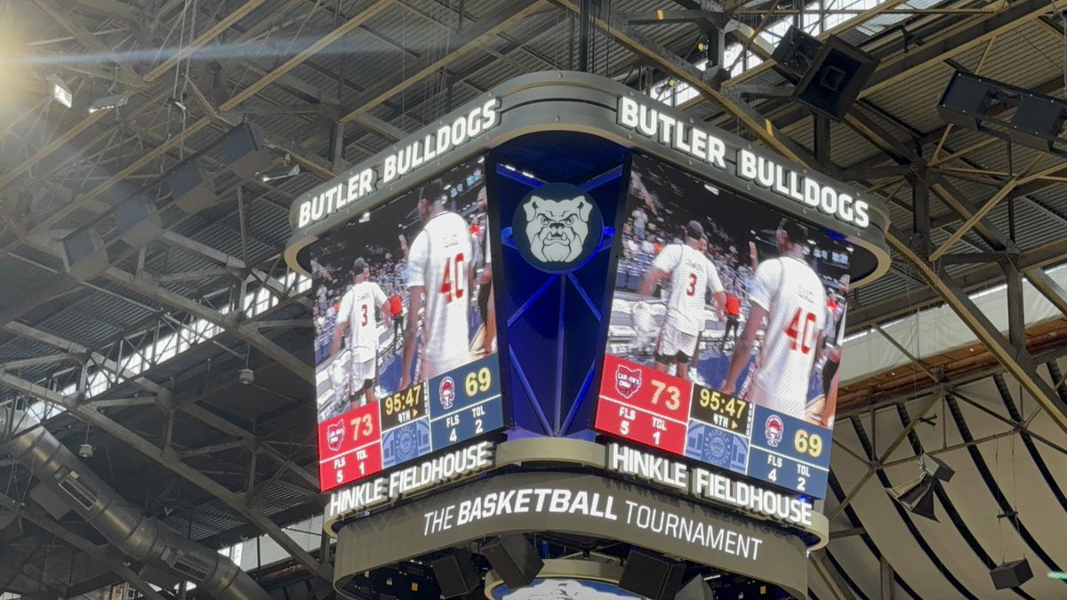 gracejeffer's tweet image. With a layup from #8 Desonta Bradford, Carmen’s Crew defeats Fort Wayne Champs 73-69. They will play the winner of All Good Dawgs (Butler alum) vs. Fail Harder tomorrow at 8 p.m.
Stay tuned to hear what players had to say about the game.
#TBT @CbbReview