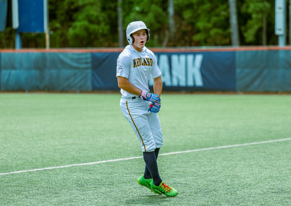 MidlandBasebal's tweet image. 15U American comes up big with an 8-5 win over 5-Star Performance 2028 National, securing the top spot in the pool and punching their ticket to bracket play!
Keep it rolling, boys!
#OneFa〽️