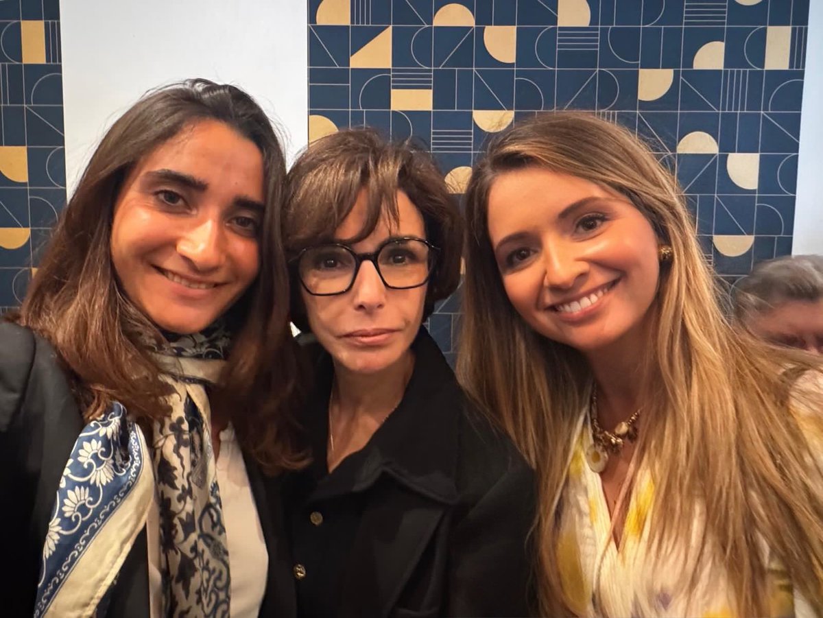 EmmanuelleBris4's tweet image. Rachida Dati, c’est le courage, c’est le panache. Elle a l’élégance de ceux qui ne plient jamais, et la force tranquille de ceux qui avancent contre le vent. Elle se bat avec cette ténacité rare qu’on ne voit que chez les femmes de caractère.
Je la soutiens pour 2026, parce que…