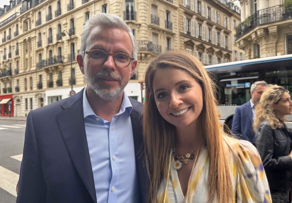 EmmanuelleBris4's tweet image. Rachida Dati, c’est le courage, c’est le panache. Elle a l’élégance de ceux qui ne plient jamais, et la force tranquille de ceux qui avancent contre le vent. Elle se bat avec cette ténacité rare qu’on ne voit que chez les femmes de caractère.
Je la soutiens pour 2026, parce que…