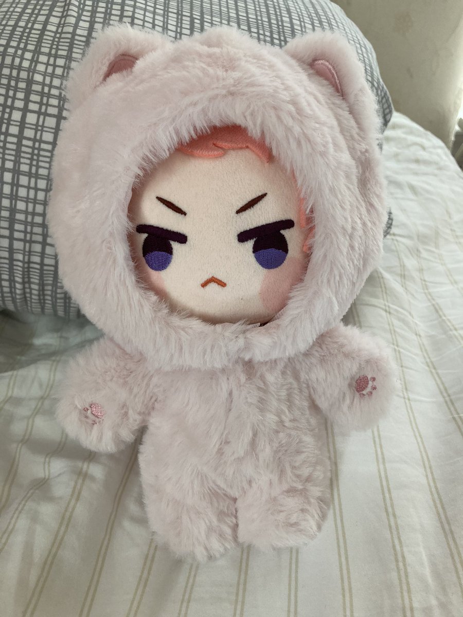 ShuglysWorld's tweet image. I’ve slipped into something a little more comfortable~ Meow