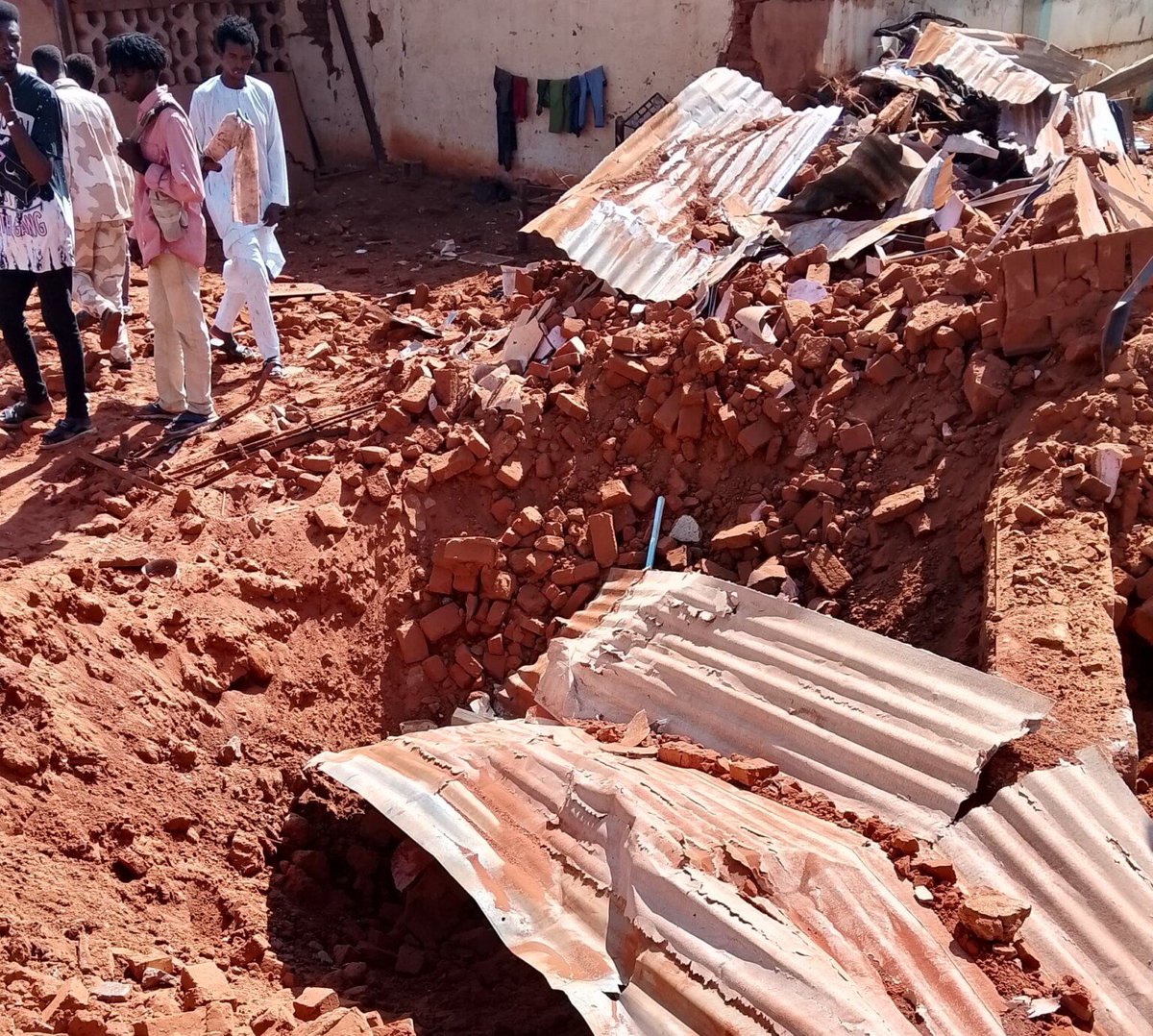 RadioDabanga's tweet image. مقتل أربعة أشخاص في قصف على أبو زبد والفولة وتجدد الاشتباكات في الفاشر. #السودان #راديو_دبنقا #لا_للحرب #وقفوها #ساندوا_السودان #SudanNews #Sudan #SudanMediaForum