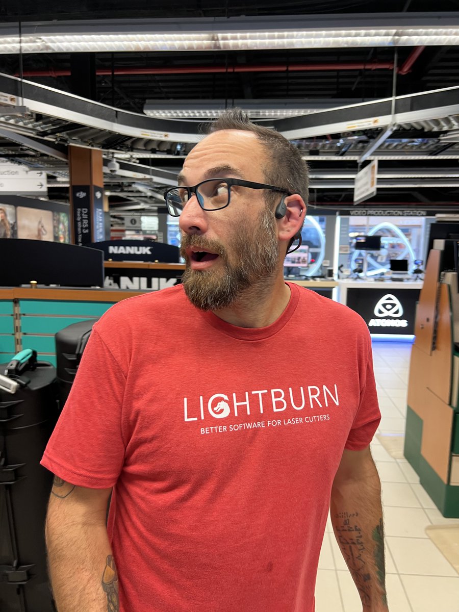 repkord's tweet image. Ok, NGL, getting to visit @bhphoto IRL was pretty dang cool. All the best gear and people's online orders rapidly zipping by on their overhead order conveyor system. 🤩