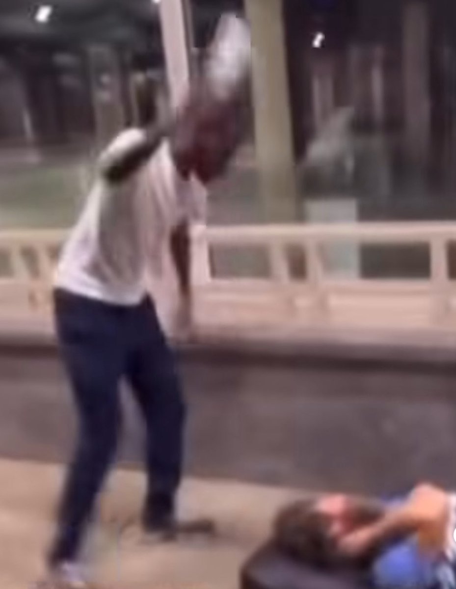 KeeleyFox29's tweet image. 27 year old man seen in video posted attacking homeless people sleeping outside PA Convention Center arrested by @PhillyPolice today. Naeem Morgan charged by @DA_LarryKrasner @philadao assaulting six people who were sleeping when hit with water bottle thrown at heads & kicked.