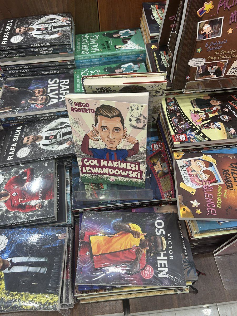 Yapay zeka bir gün dünyayı ele geçirdiğinde bu Diego Roberto mahlasıyla kitap yazdırıp duran elemanla özel olarak ilgilenecek.