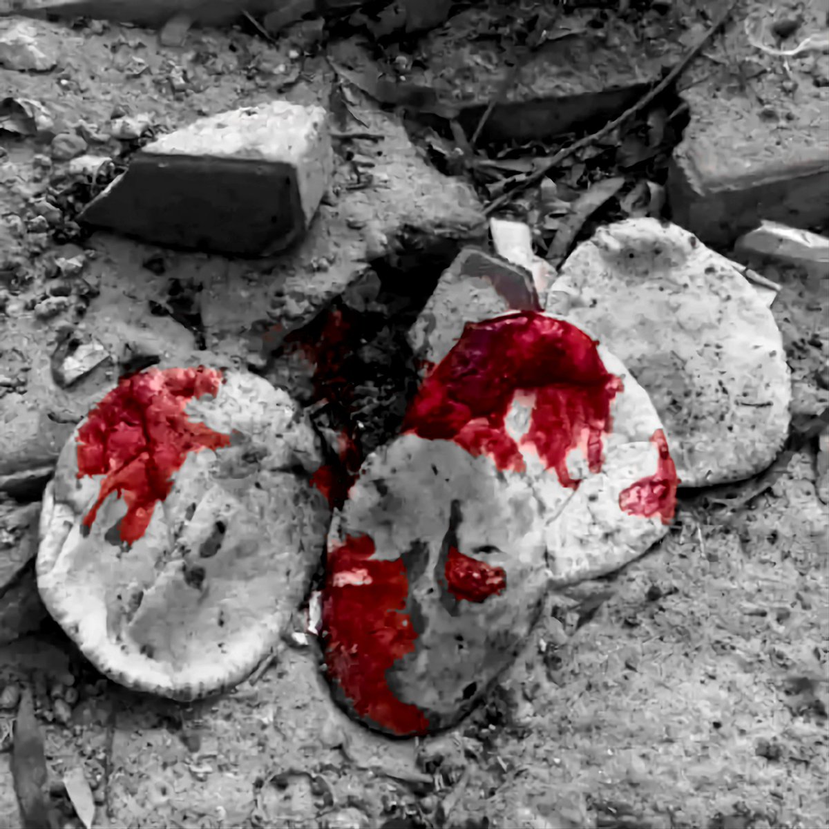 ResistanceComix's tweet photo. مـ.ـات وهو جائع بعد ان جف عرقه وهو يبحث بعد رغيف الخبز أهلنا في القطاع يموتون جوعأ وقـ،،ـتـ،،ـلأ https://t.co/fm9oWB0d2H