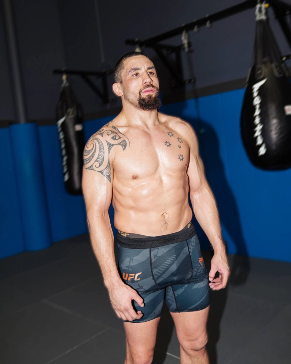 UFCEspanol's tweet image. Robert Whittaker busca poner fin a la racha de victorias de RDR 😤
#UFCAbuDhabi | Sáb 26 de julio | @robwhittakermma