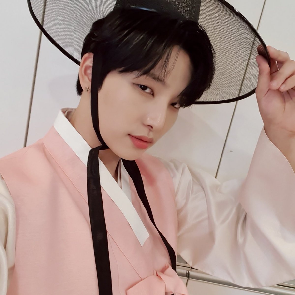 daily_seoho's tweet image. D390 until Seoho gets discharged
#SEOHO #์ํธ #waitingforSeoho @official_ONEUS