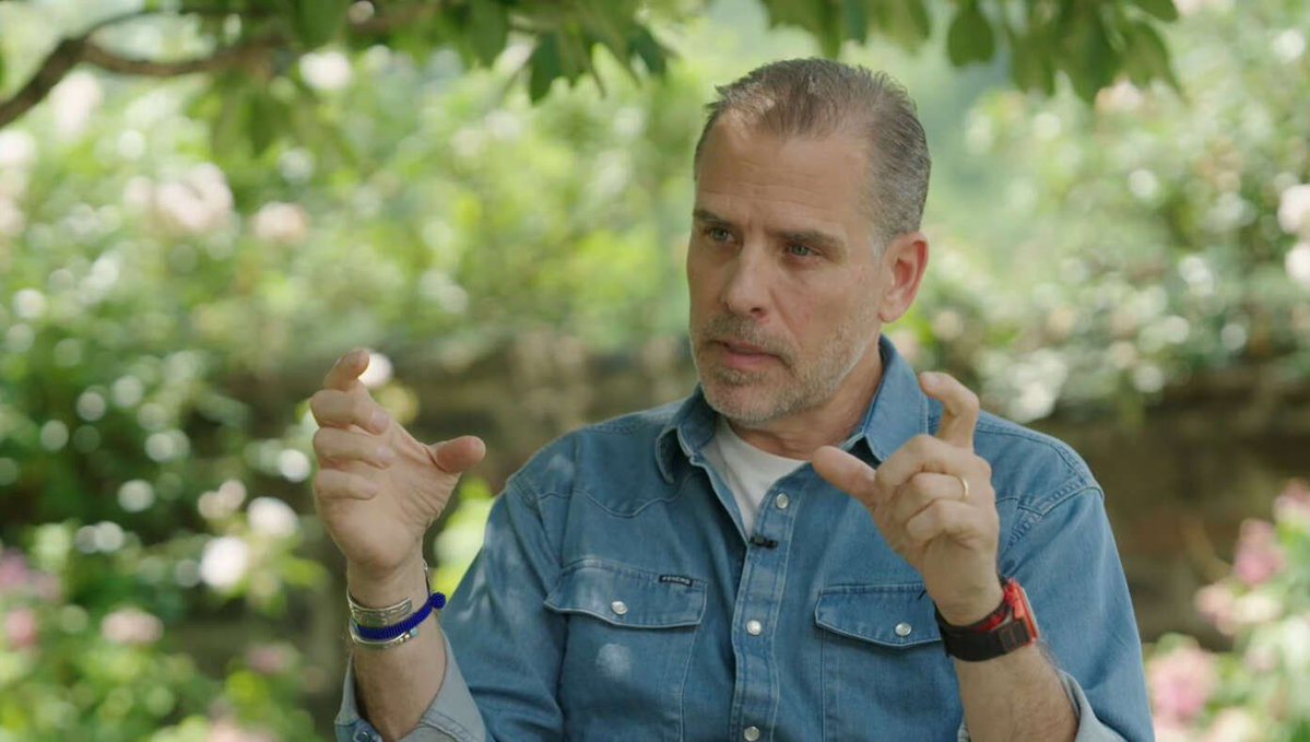 TheBabylonBee's tweet image. Hunter Biden Warns That Without Illegal Immigrants, The Price Of Prostitutes And Crack Will Skyrocket buff.ly/NKZuQhl