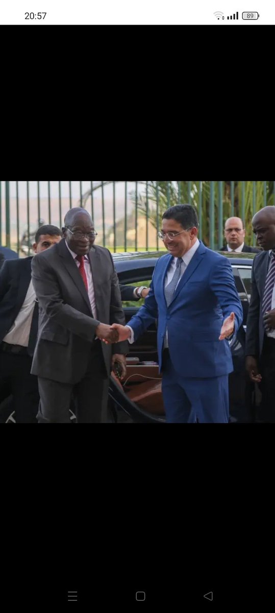 زيارة "جاكوب زوما"للمملكة صيد دبلوماسي كبير،في مقابل ذلك هو بمثابة صعفة قوية لجنرالات الجزائر وأطروحة الإنفصال.خصوصا بعد تأكيده على دعم مقترح "الحكم الذاتي"