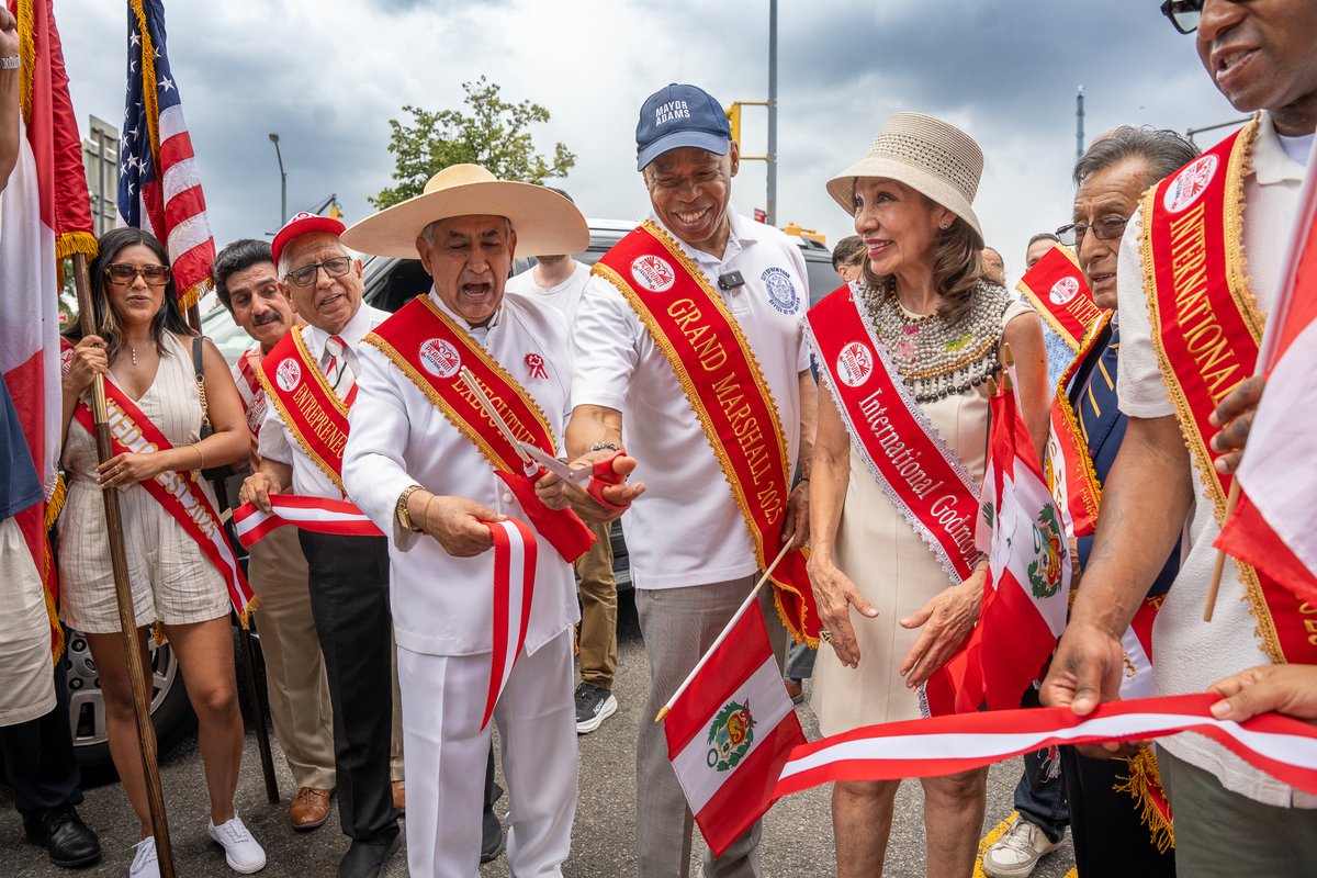 nycgov's tweet image. This Sunday, New Yorkers honored Peruvian culture with a parade in the Jackson Heights neighborhood of Queens.
Take a look at some of the best moments from this Peruvian celebration: