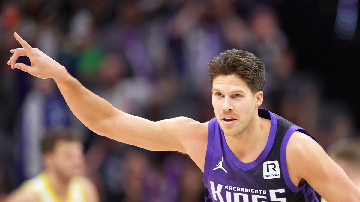 CreighTakes's tweet image. Doug McDermott is returning to the Sacramento Kings on a 1 Year/ $3.6 Million deal.
Dougie will be entering his 12th year in the NBA and will turn 34 next January.
He is a career 41% 3 point shooter in the NBA🔥