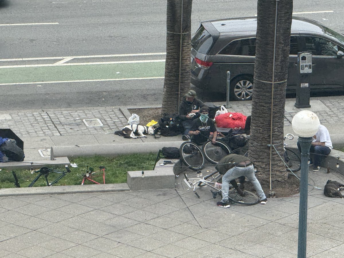 rdlickman's tweet image. Check out this encampment and stolen bikes at Embarcadero @SFPD @SF311