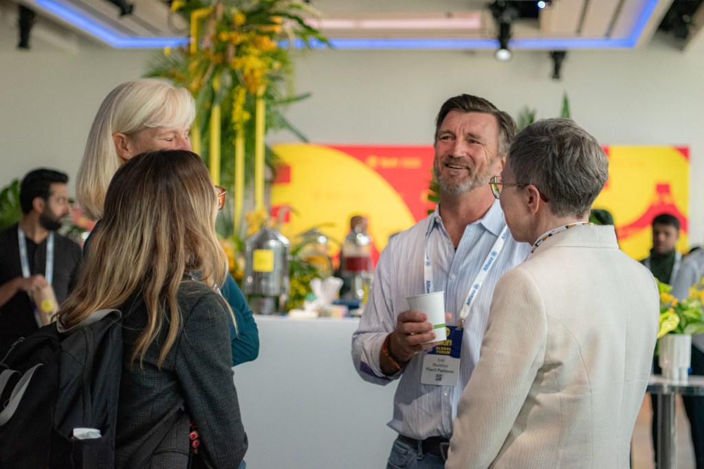 skift's tweet image. New to Skift Global Forum? 🎟️
Here’s your ultimate first-timer’s guide — what to expect, how to prep, and how to make the most of the travel industry’s premier event.
🔗 hubs.li/Q03y3KBm0
#SkiftGlobalForum