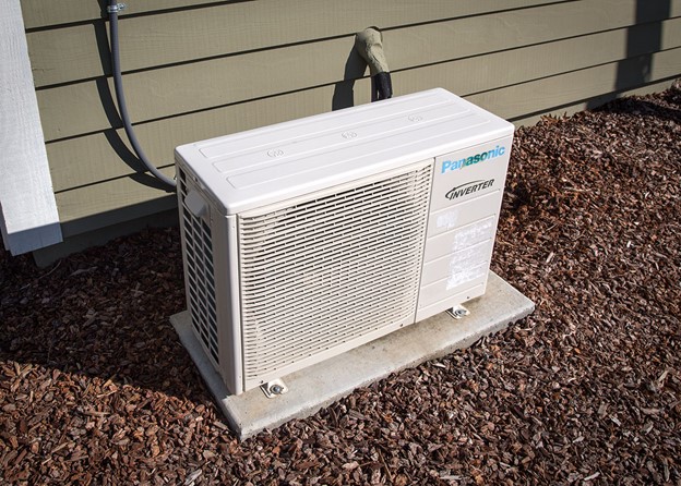 💰Free solar? Cash back on heat pumps? Rebates and incentives make home energy efficient upgrades more affordable. Unfortunately, not all offers are legitimate. 
#CalEnergy is providing some tips about how to avoid being scammed: calenergyblog.com/post/protectin…