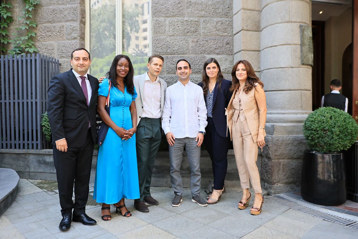 🇫🇷🇦🇲Ravie d’avoir participé et représenté à Erevan <a href="/vpecresse/">Valérie Pécresse</a> à l’inauguration de la statue de <a href="/MrAznavour/">Charles Aznavour</a> héros de la République d’Arménie, figure emblématique de la chanson française et grand ambassadeur de la francophonie. 🙏 à la municipalité &amp; <a href="/AznavourFound/">Aznavour Foundation</a> pr l’invitation