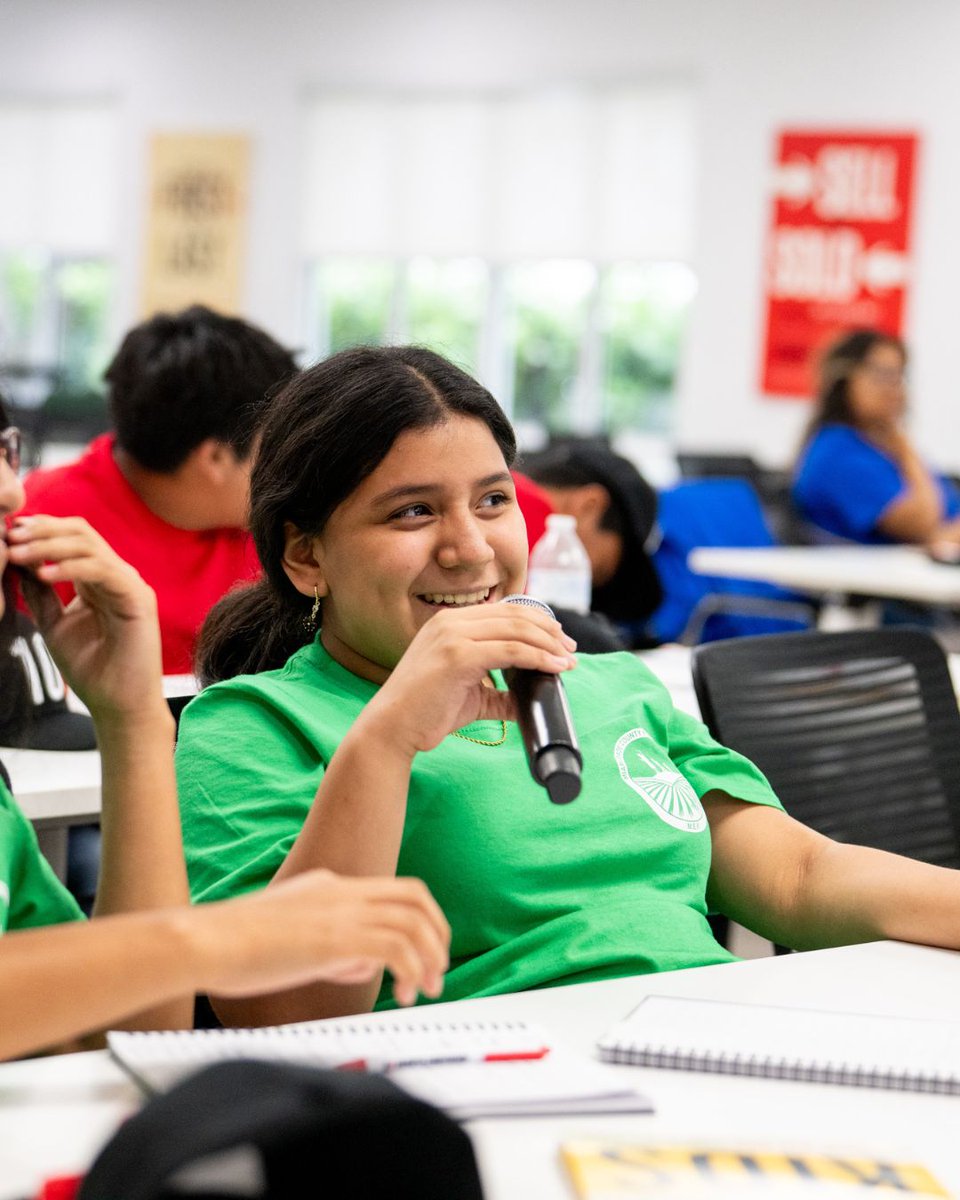 GCFoundation10X's tweet image. What you see: A classroom of students.
What we see: World-changers in the making. ✨
Every student has a story, a dream, and a future waiting to be unlocked. 🤍