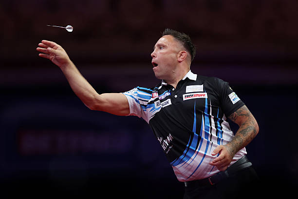 talkSPORT2's tweet image. π¨ Price wins!
A cracking match between Gerwyn Price and Daryl Gurney sees the Iceman through to Round Two winning 10-7!
Up next, it's an all Dutch affair as Van Gerwen takes on Van Barneveld!π―
Join:
ποΈ @talkdants
ποΈ Chris Mason
Listenβ‘οΈ talksport.com/play/talksport2