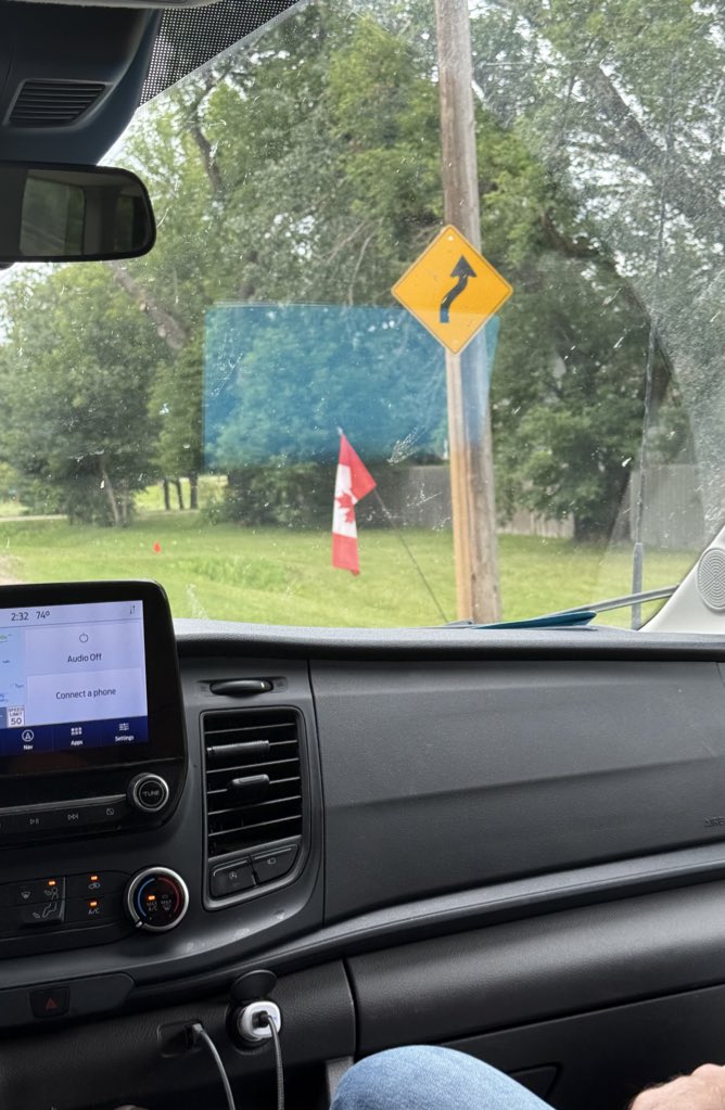 jason_howerton's tweet image. Passing through Canada. Why does it smell like communism here?
