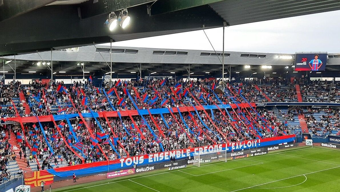 Déjà 7 000 abonnés à Caen !! 😍

Le club vient d’être relégué en National, et il se pourrait bien que ce soit un record pour de la 3ème division !