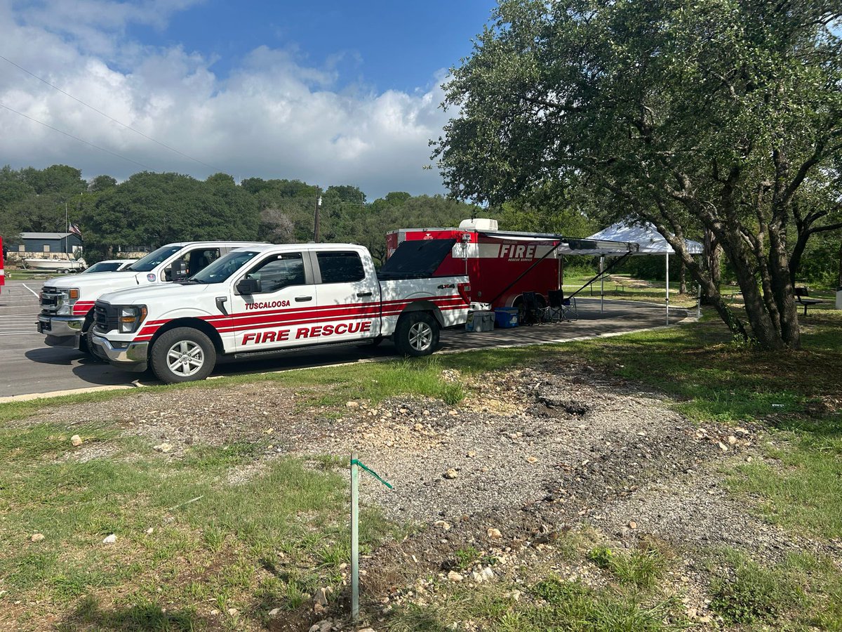 T_Town_Fire's tweet image. TFR hard at work along the Guadalupe River, assisting with flood response operations in Kerrville, Texas. AL-TF1 & AL-TF5 joined with IL-TF1 combining resources and expertise to continue efforts. Please keep these teams in your thoughts and prayers as operations continue.