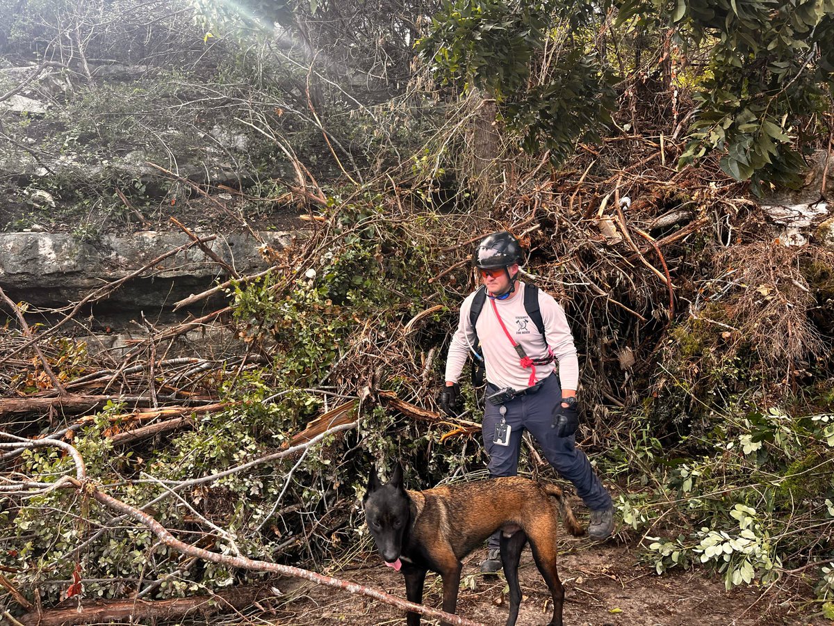 T_Town_Fire's tweet image. TFR hard at work along the Guadalupe River, assisting with flood response operations in Kerrville, Texas. AL-TF1 & AL-TF5 joined with IL-TF1 combining resources and expertise to continue efforts. Please keep these teams in your thoughts and prayers as operations continue.