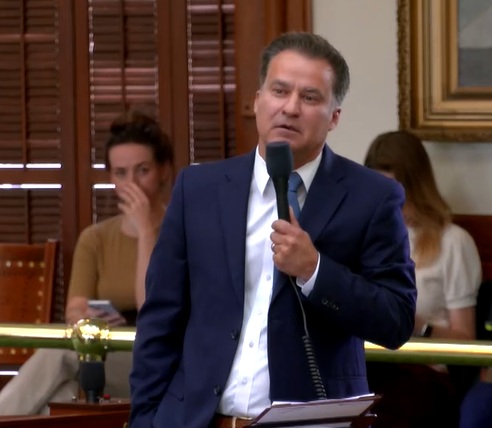 MikeBoard1200's tweet image. TX senate redistricting: Calls for regional hearings on map. It will likely be virtual, GOP says, for "Transparency." Sen @RolandForTexas asks why they're in Austin when this could *all* be virtual and he could be in his underwear
"That'd be better for me!"
Ew
#txlege