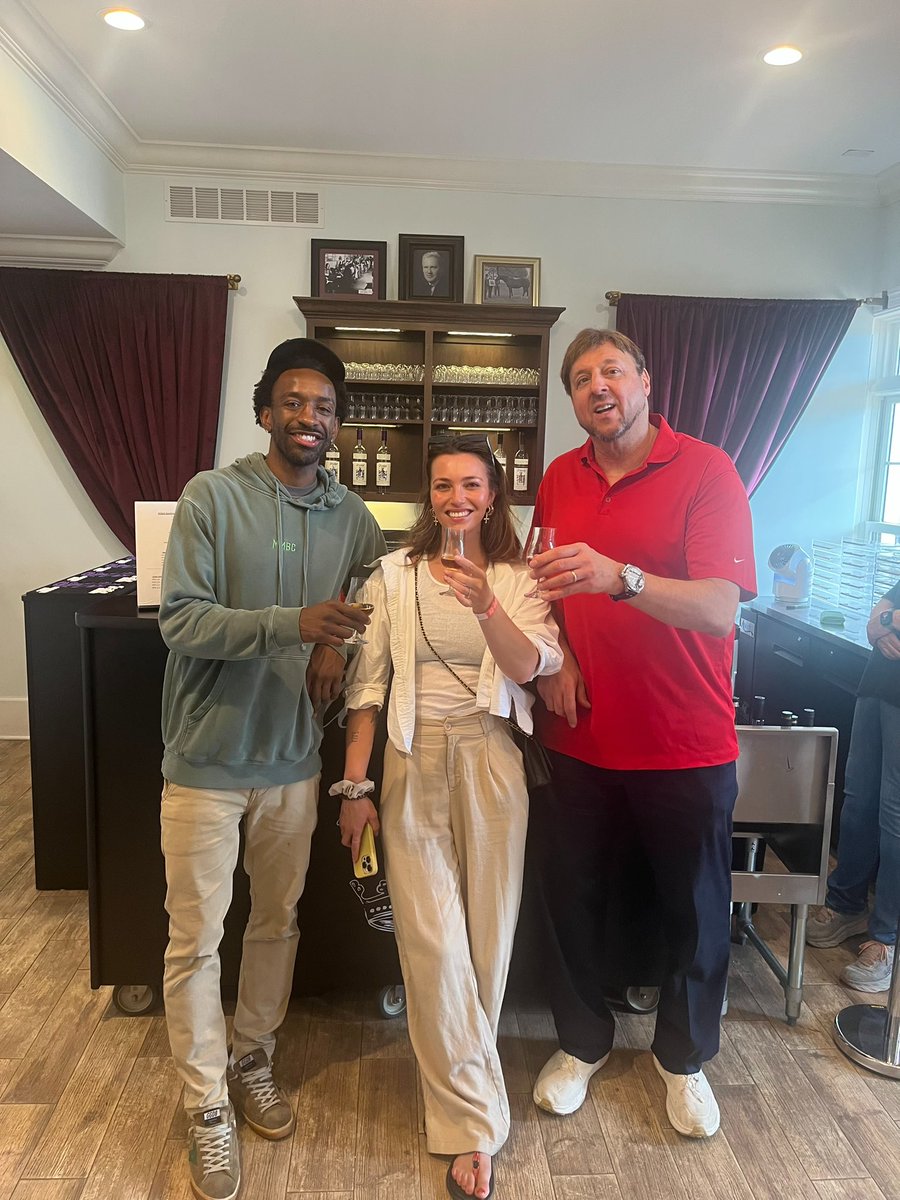 TheRussdiculous's tweet image. soaking it all in today before i head out overseas to hoop!! 🏀💨
my bro Drew at Willet is a rare guy.
thank you brother 🔥🫶