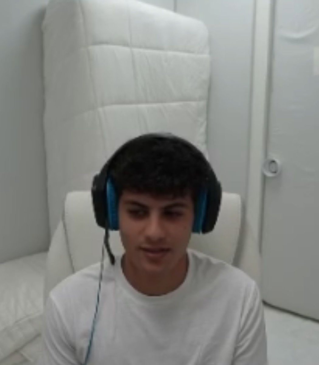 Dexerto's tweet image. StableRonaldo has been locked in a padded room and cannot leave or end stream until he beats Elden Ring