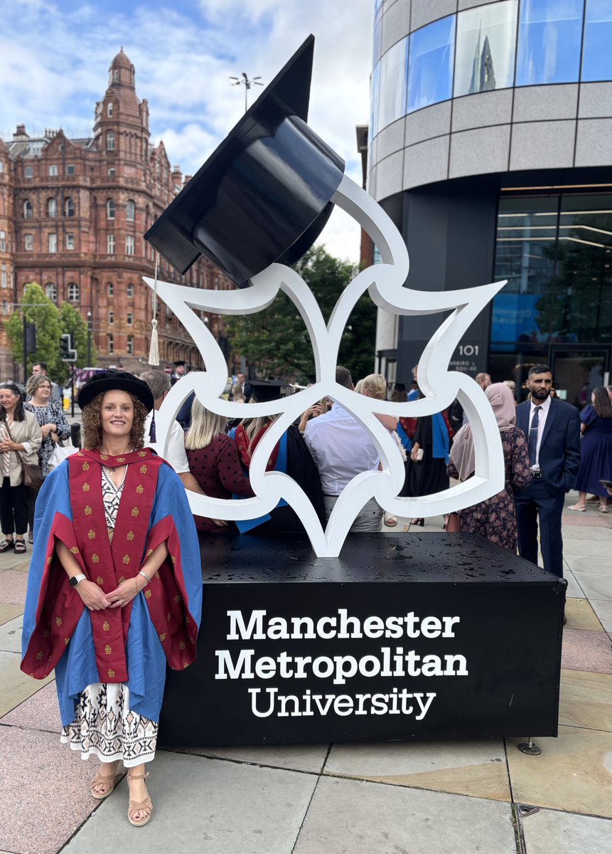 Julie Bury tweet media